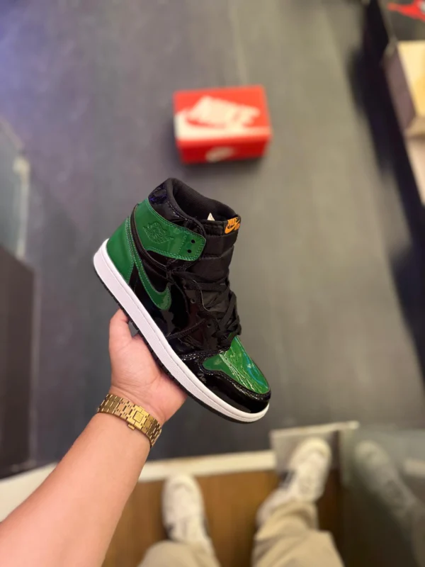 AIR JORDANS RETRO 1  MID MIAMI - Image 2