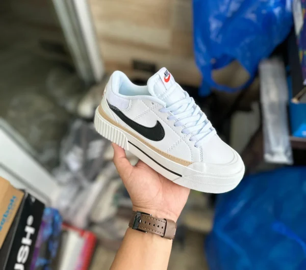 NIKE - Image 2
