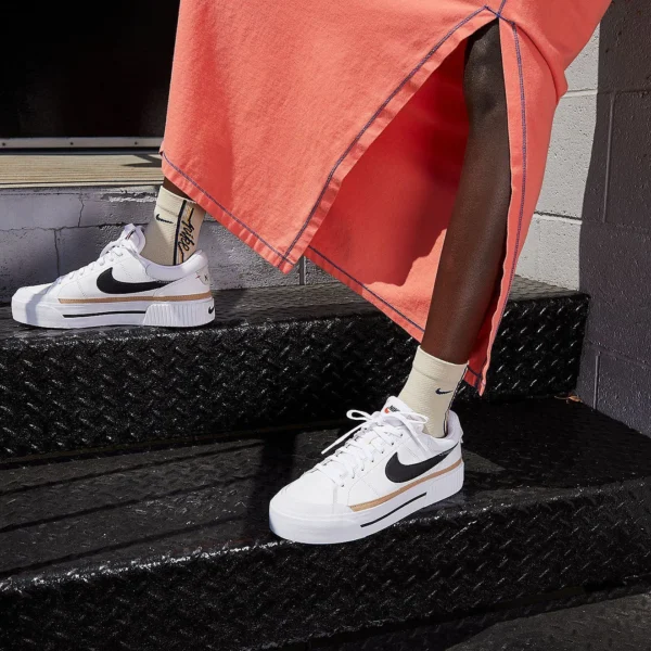 NIKE - Image 8