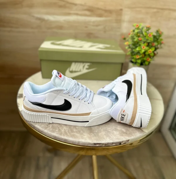 NIKE - Image 3